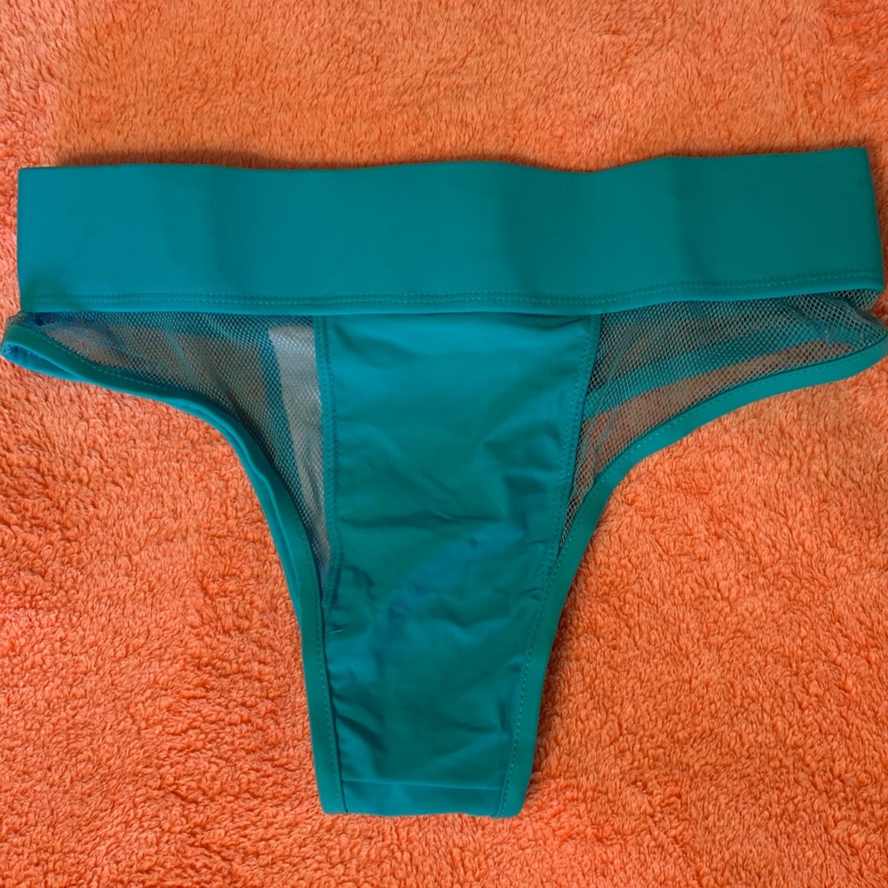 Top Melon Bottoms